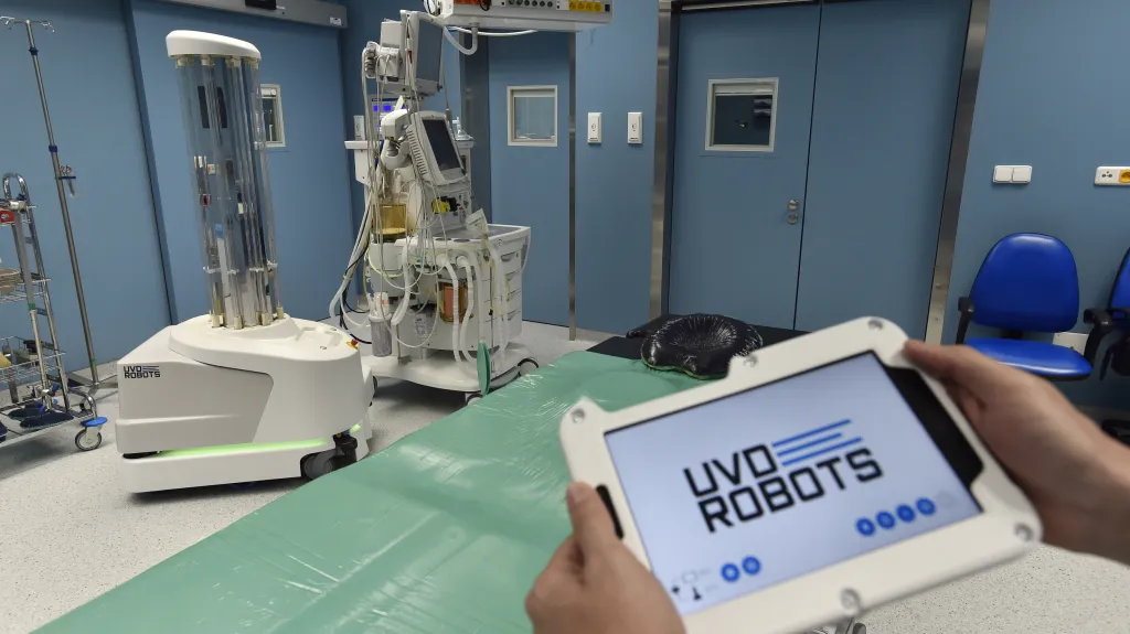 Dezinfekční robot v brněnské nemocnici u svaté Anny