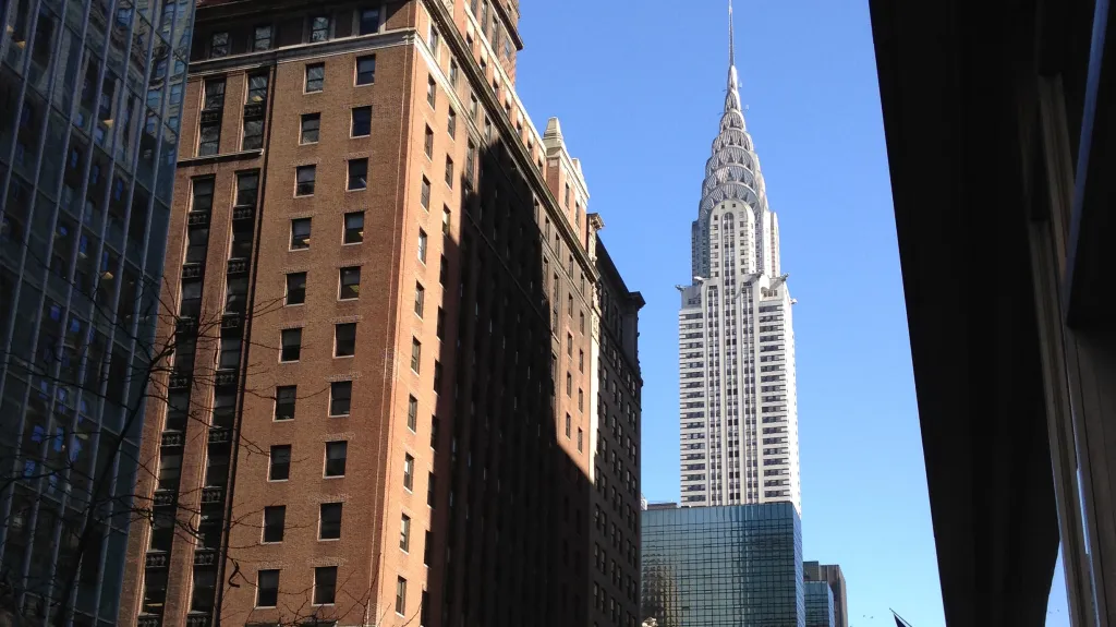 New York: v pozadí mrakodrap firmy Chrysler