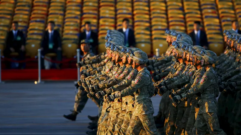 Vojenská přehlídka na náměstí Nebeského klidu ku příležitosti 70. výročí kapitulace Japonska