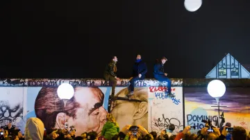 Berlínská zeď, světelná instalace "Lichtgrenze 2014"