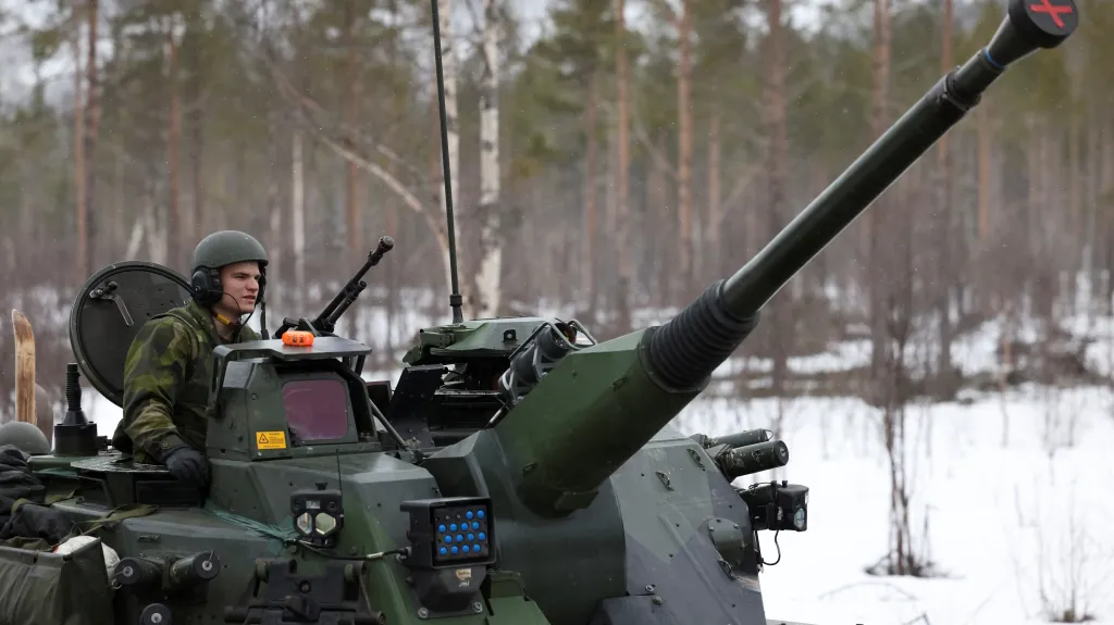 Švédský voják na cvičení NATO