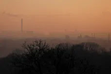 Znečištění vzduchu se v EU snižuje pomalu, upozorňuje agentura. Jen v roce 2016 mohlo za statisíce úmrtí