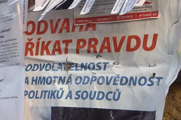 Stala se z nás „sekta přímé diktatury“, museli jsme psát do diskusí, popisuje bývalá členka SPD