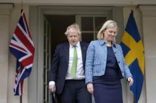 Pokud budou Švédsko a Finsko napadeny, Británie jim pomůže, slibuje Londýn
