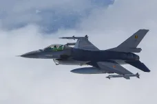 V Německu havarovala americká stíhačka F-16. Pilot vyvázl s lehkým zraněním