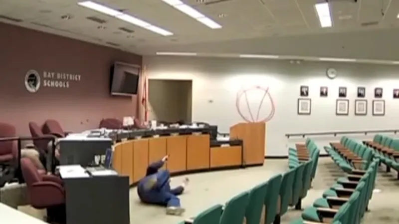 Postřelený Clay A. Duke