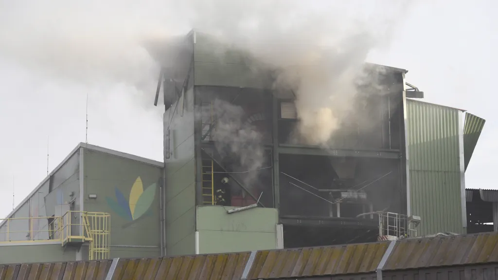 Požár po výbuchu v kolínské elektrárně