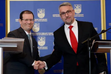 Loňská splátka za izraelské radary zůstává v Praze. Ministerstvo to vysvětluje zpožděním dodávek