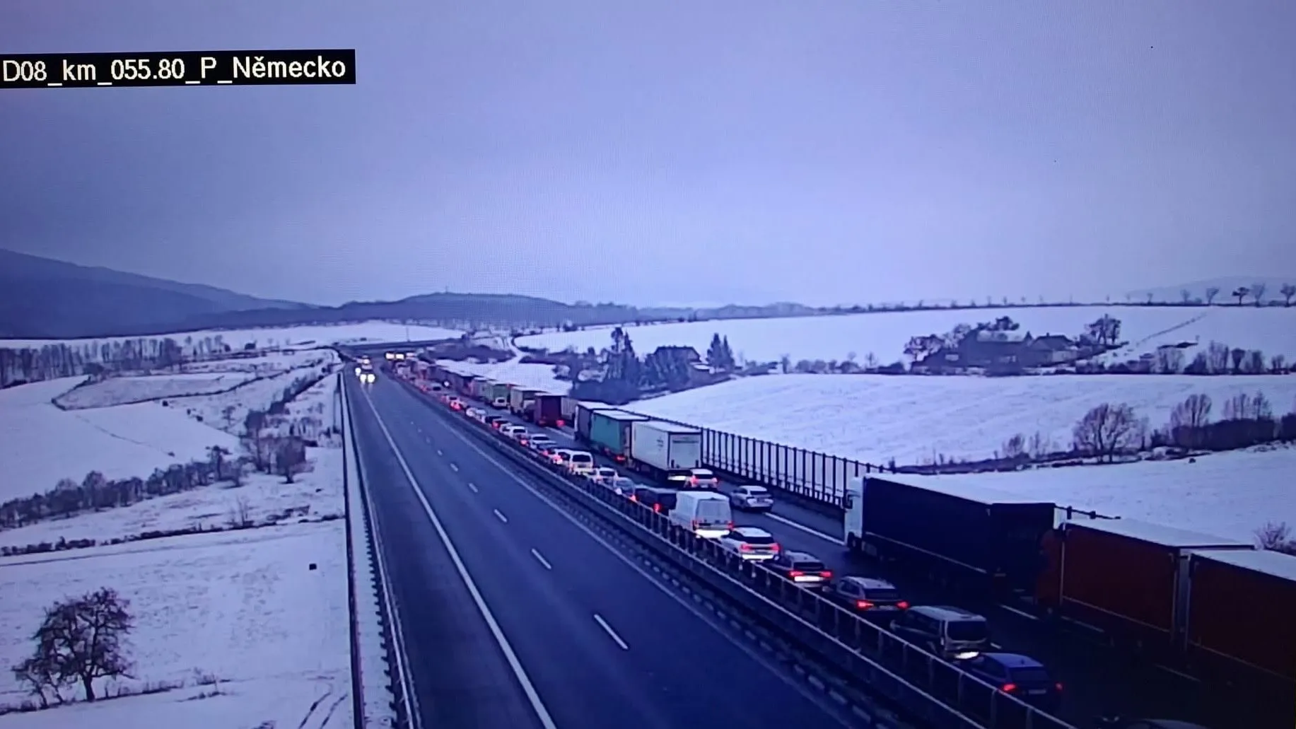 Počasí v částech Česka zkomplikovalo dopravu