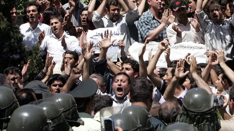 Protest Azerů v Íránu (2006)