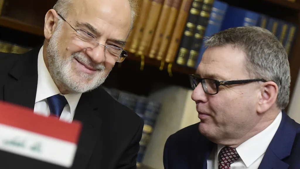 Irácký ministr zahraničí Ibráhím Džaafarí s Lubomírem Zaorálkem