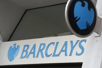 Barclays zaplatí dvě miliardy kvůli obvinění, že před krizí klamala s cennými papíry