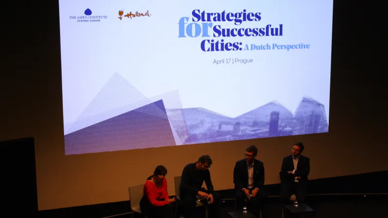 Debata s urbanistou Zefem Hemelem v CAMPu
