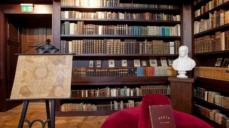 Knihovna v Oponicích