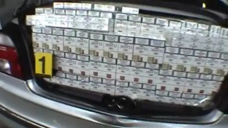 Záběry ze zásahu celníků proti pašerákům cigaret