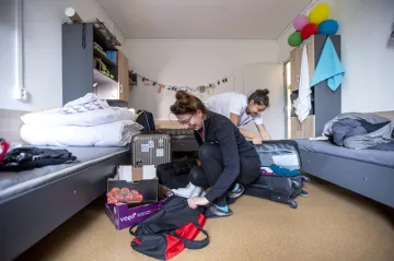 Při vyklízení studentských kolejí panuje chaos. Ministr školství Plaga už nařízení zmírnil