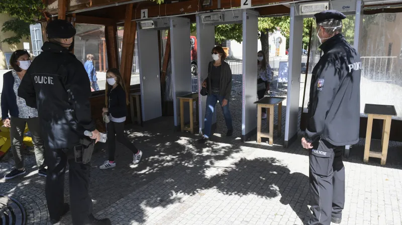 Kontrola při vstupu do Pražského hradu