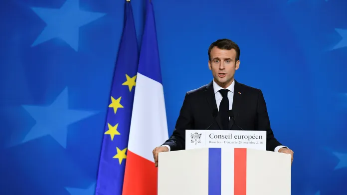 Unie se musí z brexitu poučit, prohlásil po summitu Macron
