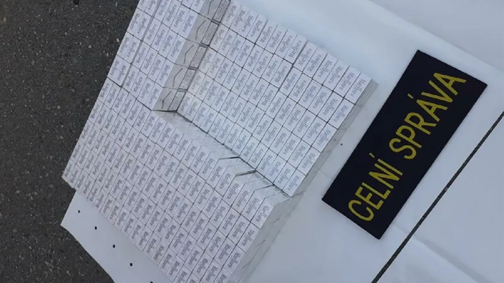 Seniorka pašovala ve vlaku do Olomouce cigarety z Polska