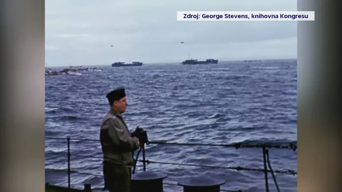 George Stevens před vyloděním v Normandii