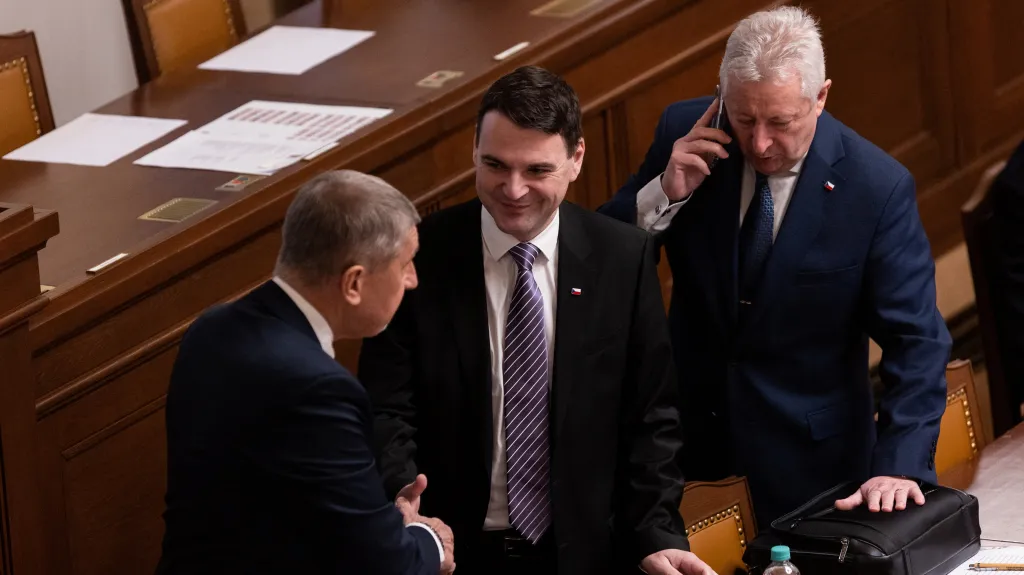 Andrej Babiš (ANO), Petr Macinka (Motoristé) a Jaromír Zůna (za SPD)