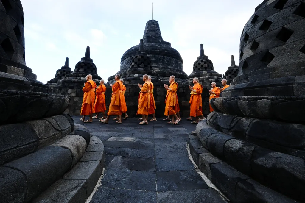Buddhisté oslavili svátek Vesak, den narození Buddhy
