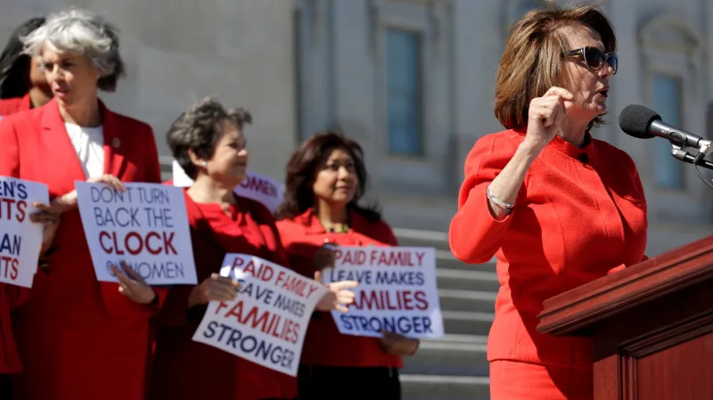 Šéfka demokratů ve Sněmovně Nancy Pelosiová na shromáždění u Kongresu