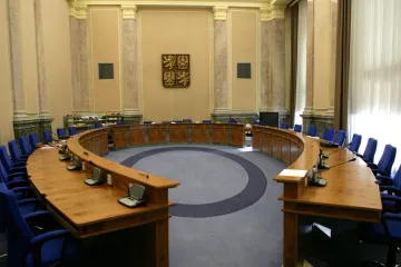 Co bude dál? Ani pád vlády nemusí znamenat předčasné volby