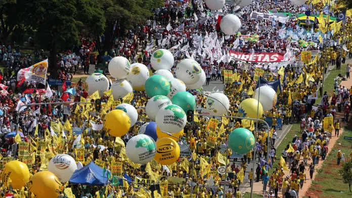 Brazilci protestují proti prezidentovi
