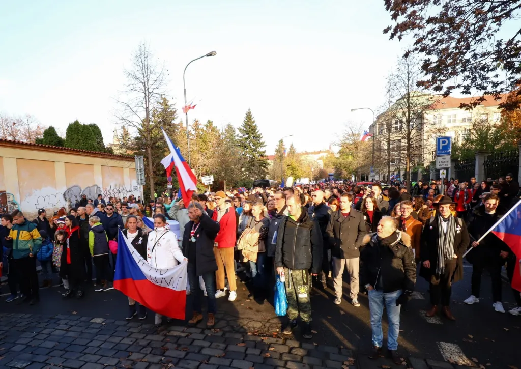 Oslavy 17. listopadu v pražských ulicích