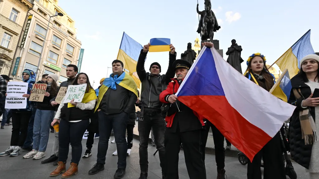 Demonstrace na podporu Ukrajiny uspořádaná na Václavském náměstí organizací Milion chvilek pro demokracii