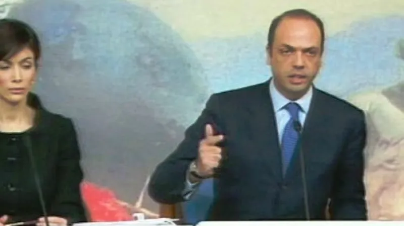 Italský ministr spravedlnosti Angelino Alfano oznamuje změny v postihu sexuálních násilníků