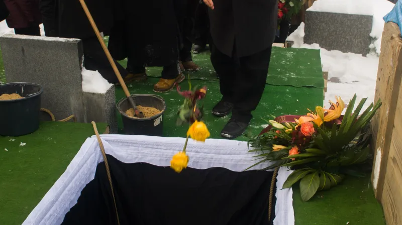 Poslední rozloučení s Jiřinou Jiráskovou v jihočeských Malenicích