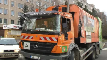 Havárie popelářského vozu v Praze