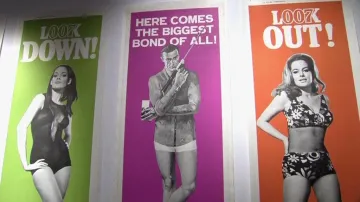 Plakáty z aukce Jamese Bonda