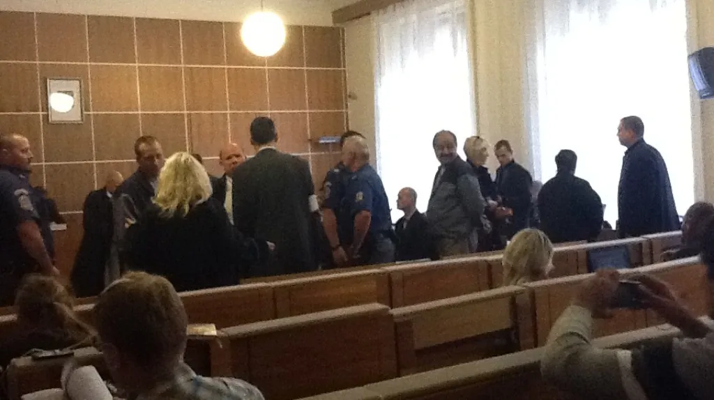 Krajský soud začal projednávat kauzu Toflova gangu