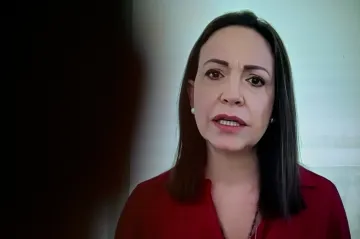 Čerstvá laureátka Nobelovy ceny za mír na Foru 2000 vyzvala k podpoře venezuelské opozice