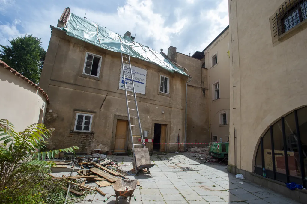 Rekonstrukce Sankturinovského domu v Kutné Hoře, Dům patří k nejstarším památkově chráněným budovám ve městě