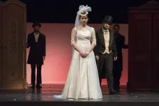 Divadlo na Vinohradech si k výročí domluvilo Sňatky z rozumu