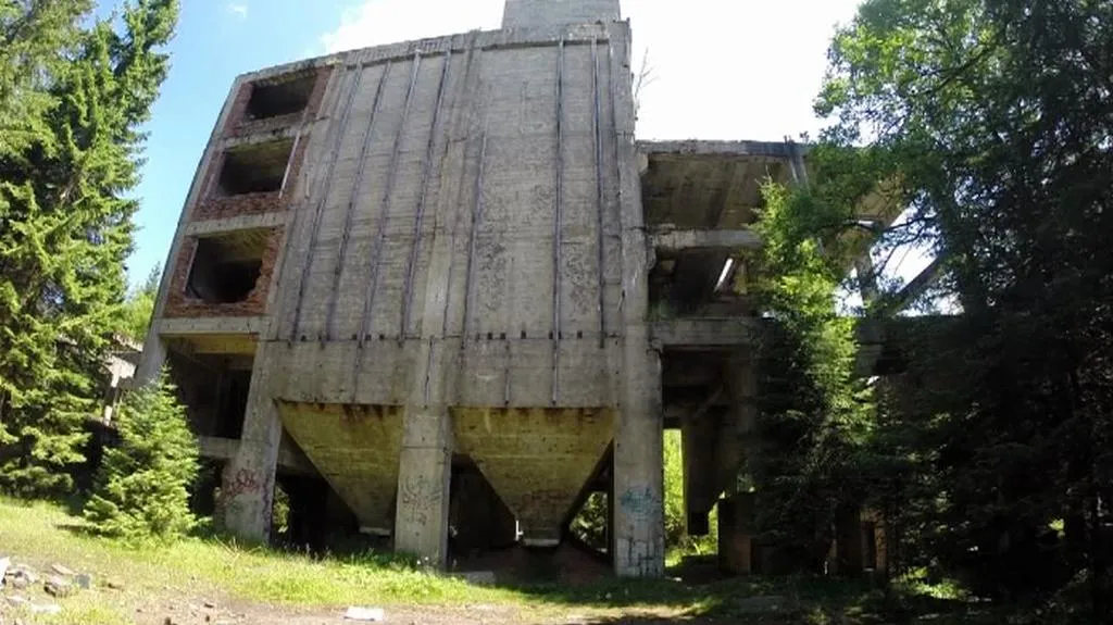 Opuštěný cínový důl v Rolavě