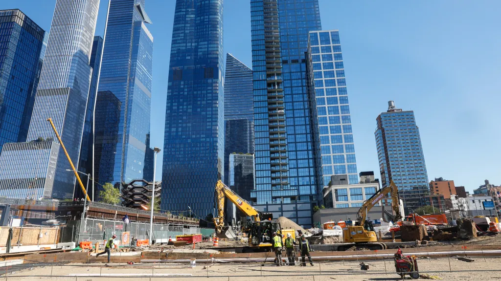 Stavební práce v New Yorku související s výstavbou tunelu pod řekou Hudson