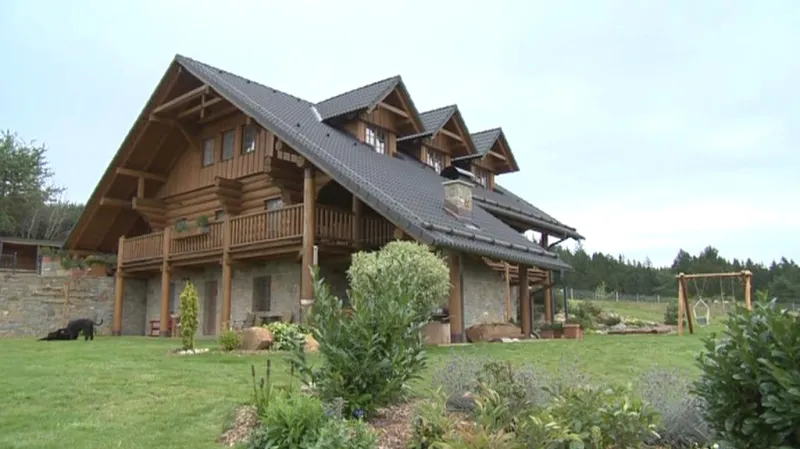 Češi stále častěji volí chalupy jako bydlení na důchod