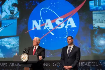 Trosky sestřeleného indického satelitu ohrožují ISS. Je to nepřijatelné, říká šéf NASA