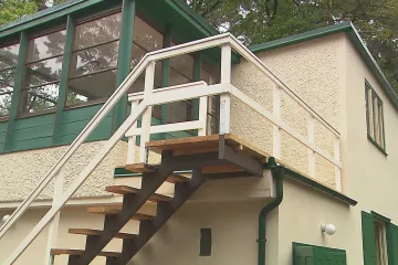 V sobotu se veřejnosti otevře obnovená chata Bohumila Hrabala v Kersku