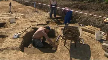 Archeologové zkoumají lokalitu ve Starém Městě