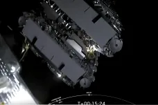 SpaceX dopravila na oběžnou dráhu dalších šedesát kontroverzních satelitů Starlink