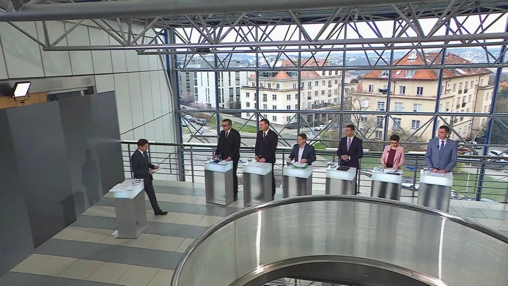 Debata ČT – Jiří Barták (Motoristé), Radim Fiala (SPD), Patrik Nacher (ANO), Jan Skopeček (ODS), Olga Richterová (Piráti), Lukáš Vlček (STAN)