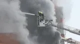 NO COMMENT: Hašení požáru zaměstnalo zhruba 150 hasičů