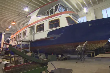 Přípravy na plavební sezonu na Brněnské přehradě vrcholí. Lodě už dobíjejí baterie