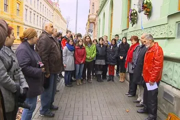 Památce popravených odbojářů se přišlo poklonit asi třicet lidí